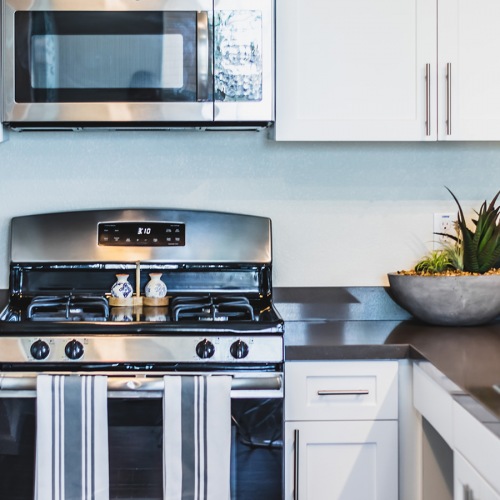 Apartments for Rent in Elk Grove, CA-Vasari-Kitchen with Stainless Steel Appliances and Quartz Countertops